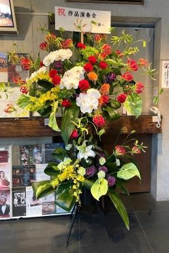 ムジカ―サへスタンド花のお届け「にしむらフローリスト」（東京都渋谷区の花屋）のギャラリー写真